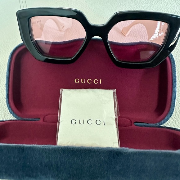Gucci Sunglasses - Picture 1 of 7